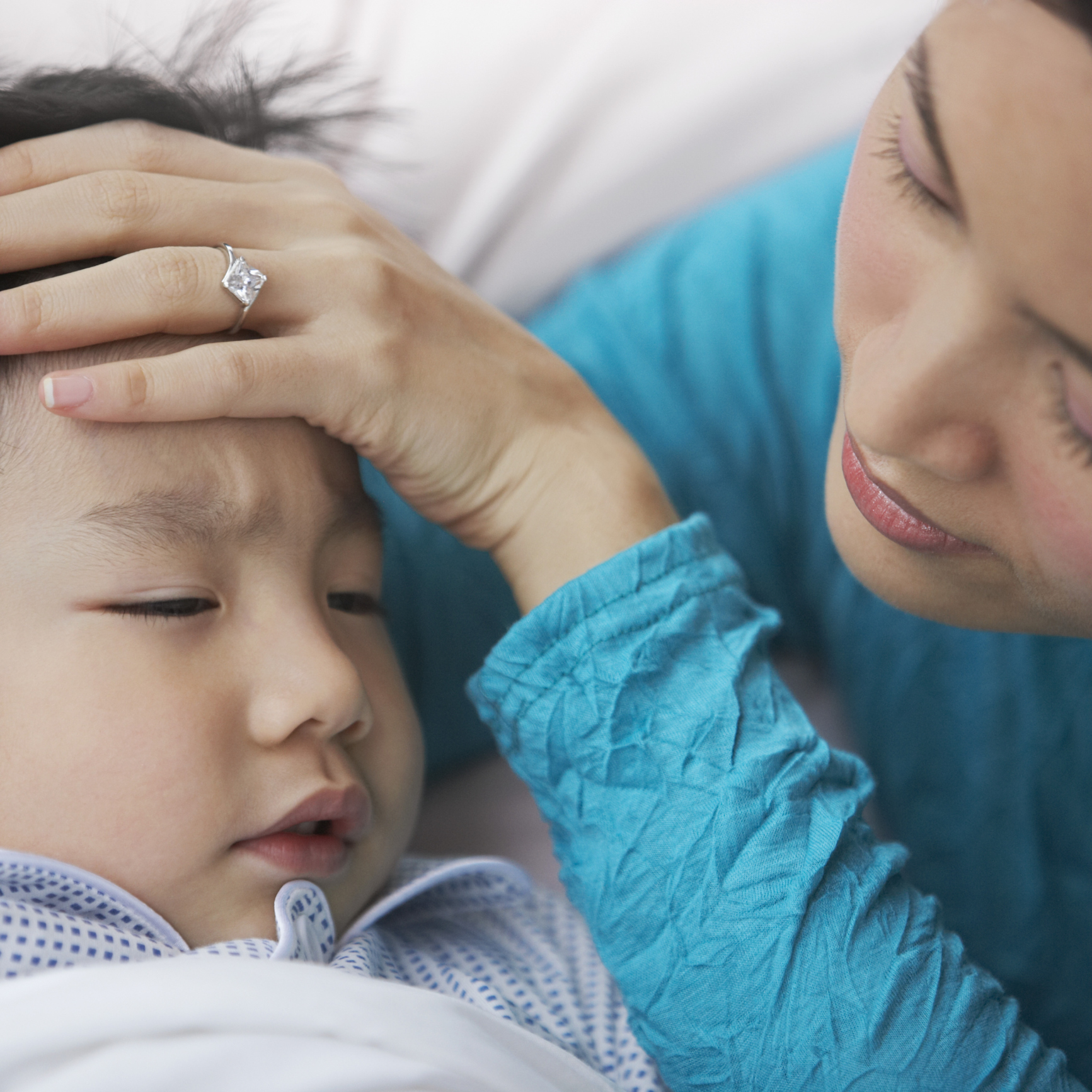 why-is-my-child-always-sick-with-a-cold-mums-at-the-table