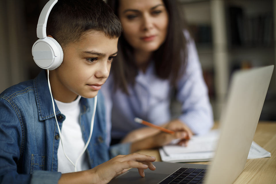How Schools Can Partner with Families During Distance Learning